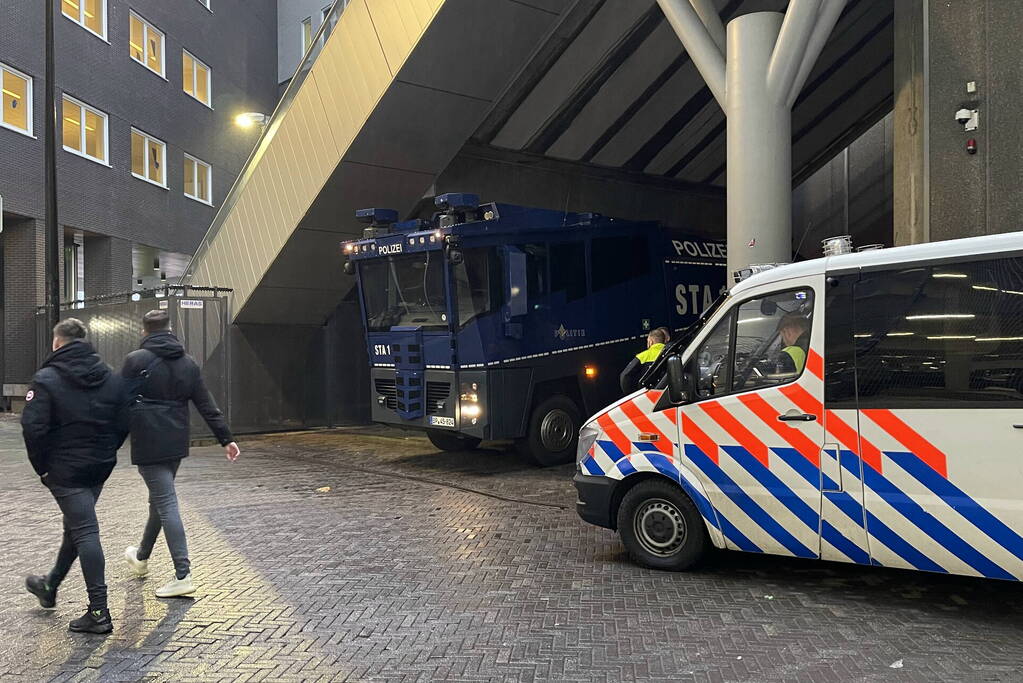 Stadsreiniging druk met rommel van supporters