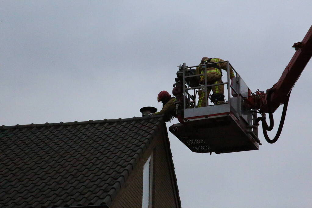 Brand in schoorsteen snel onder controle