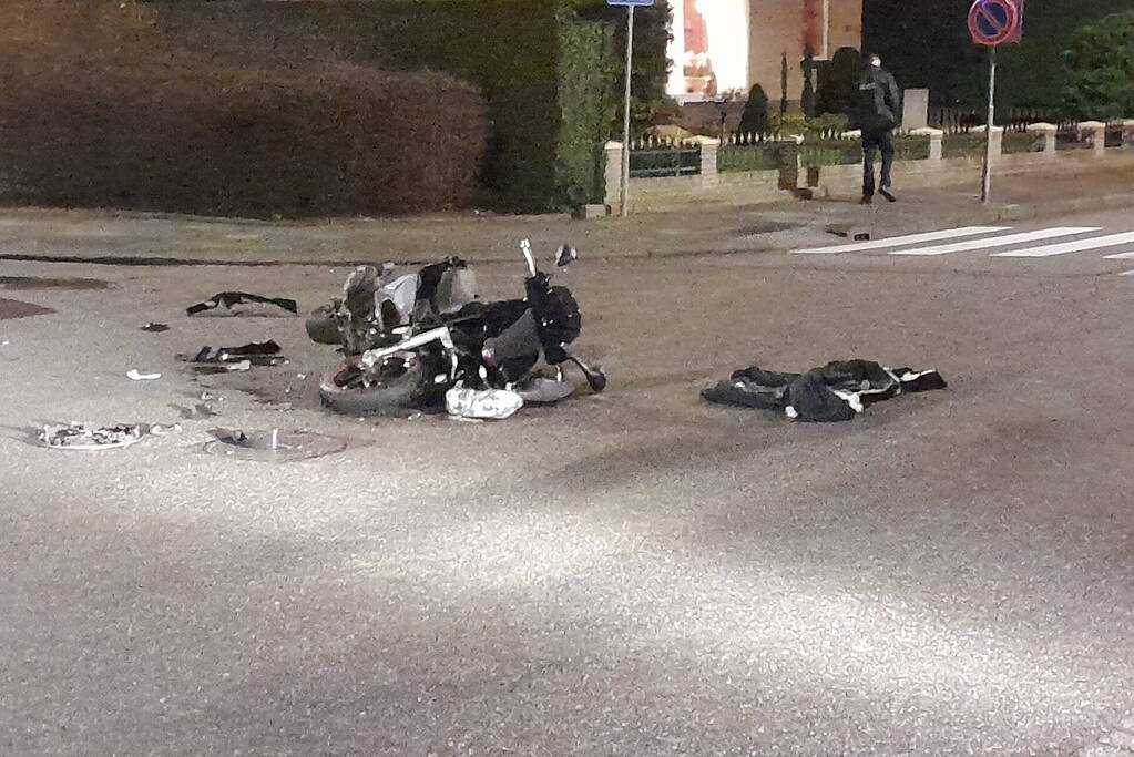 Scooter Total los na ongeval met bus