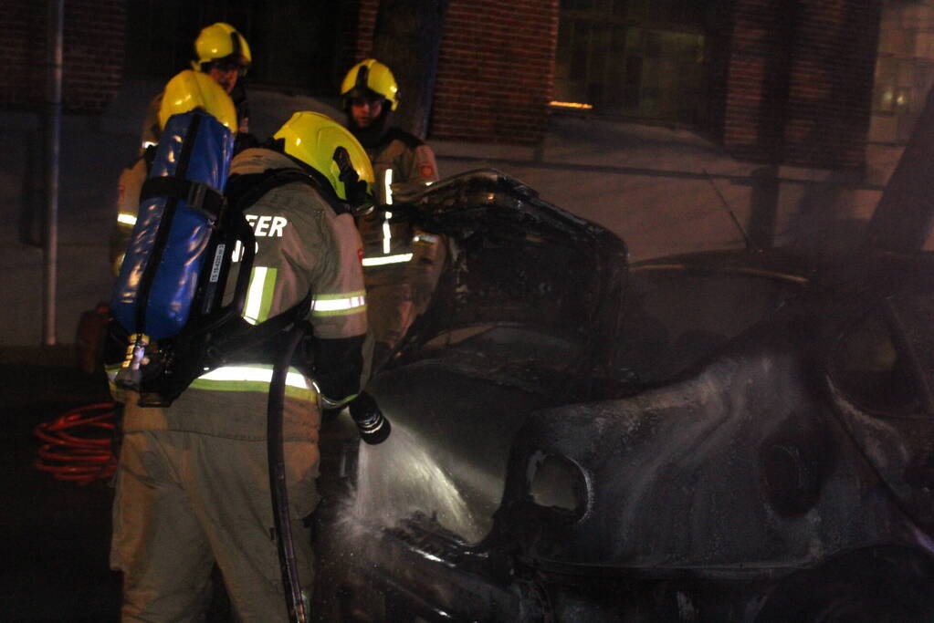 Auto verwoest door brand
