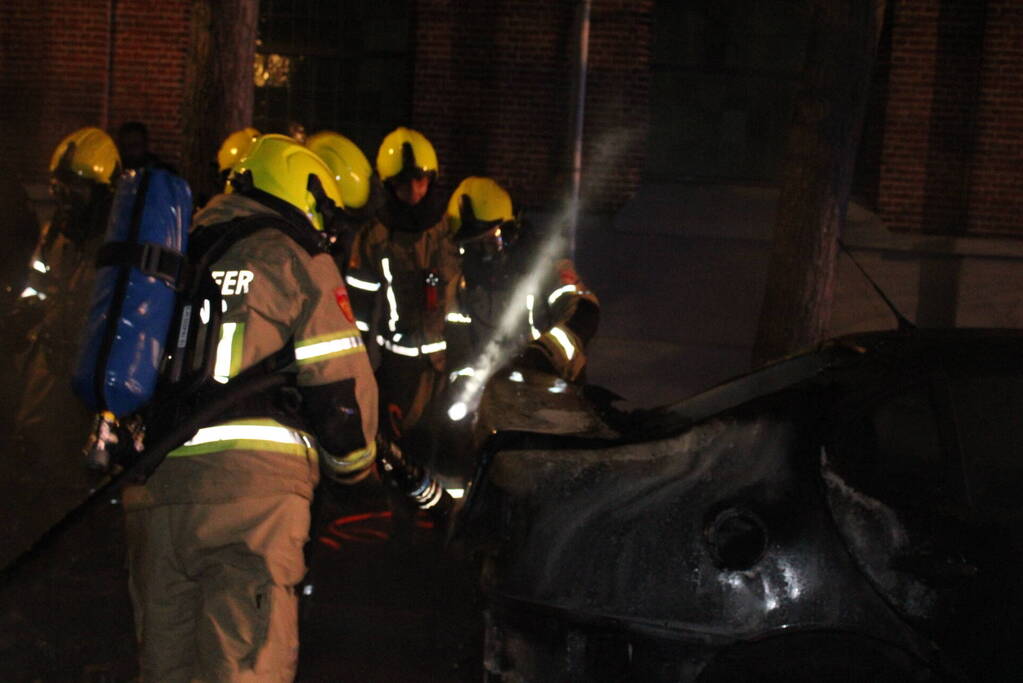 Auto verwoest door brand