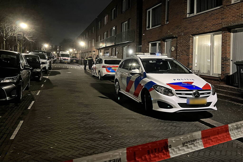 Straat afgezet na woningoverval