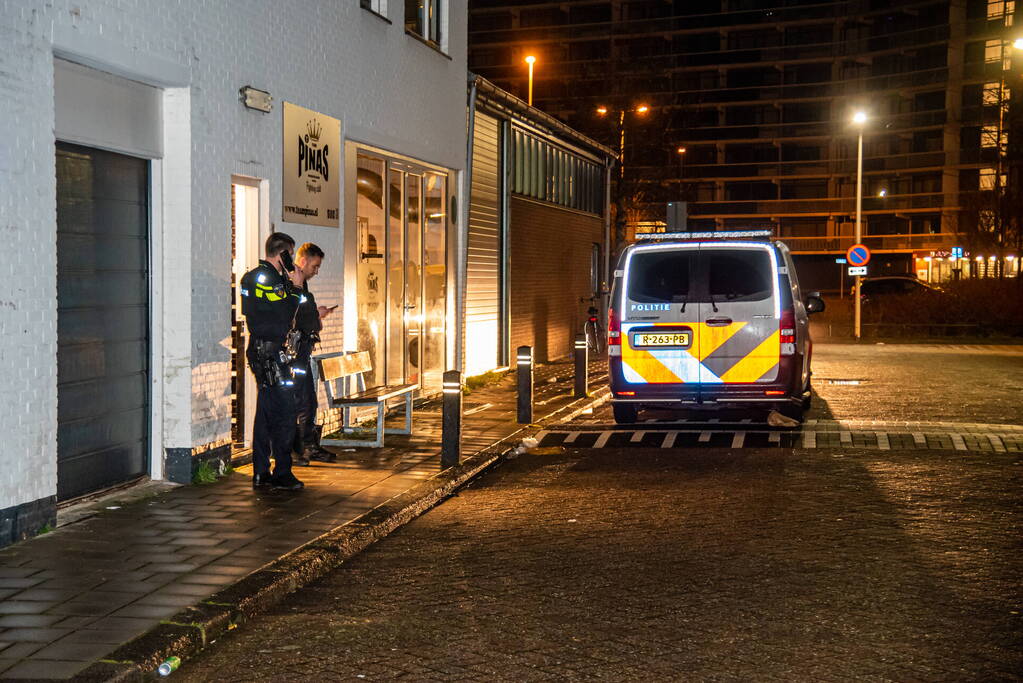 Persoon lost schot tijdens feest in bedrijfspand