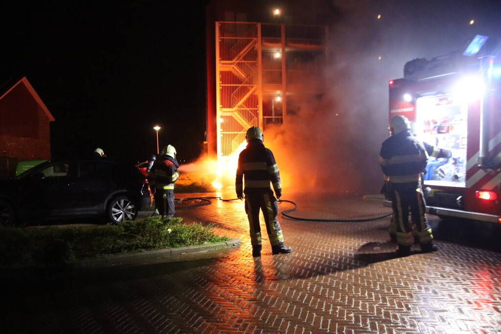 Auto verwoest door brand