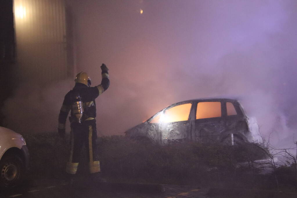 Auto verwoest door brand