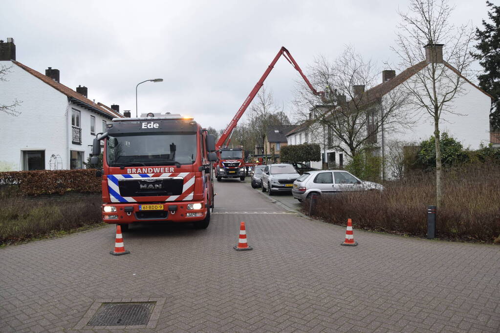 Schoorsteenbrand snel onder controle