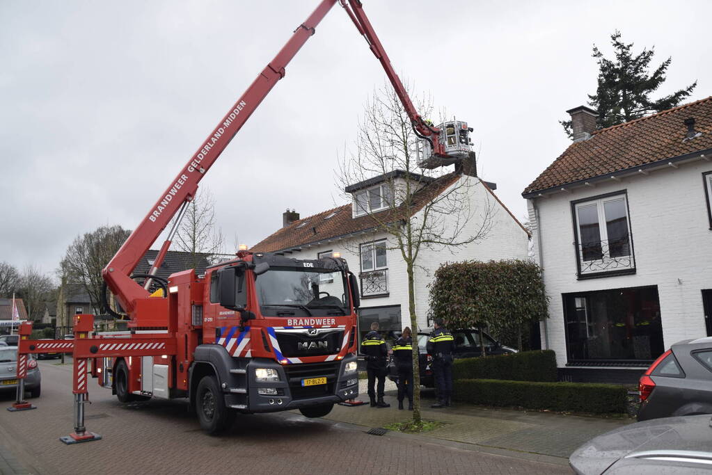 Schoorsteenbrand snel onder controle