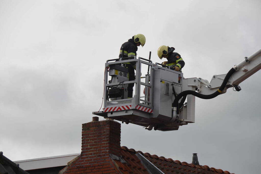 Schoorsteenbrand snel onder controle
