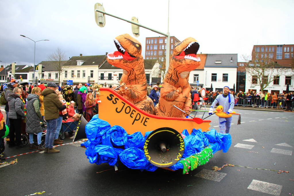 Optocht trekt veel bekijks