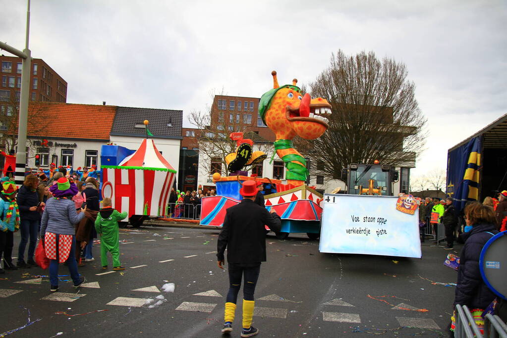 Optocht trekt veel bekijks