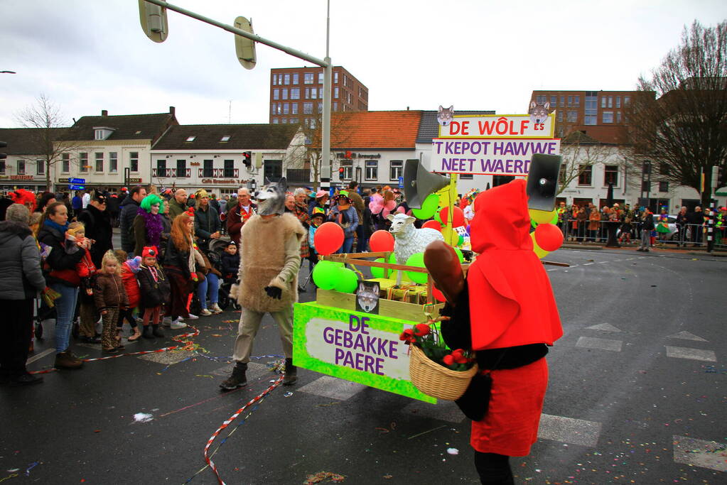 Optocht trekt veel bekijks