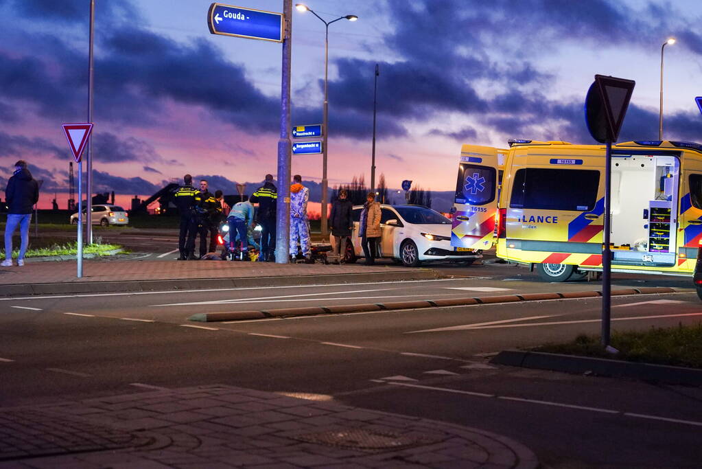 Persoon gewond na val van carnavalswagen