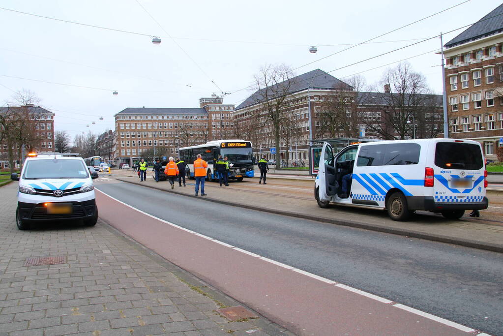Gewonde bij botsing tussen auto en lijnbus