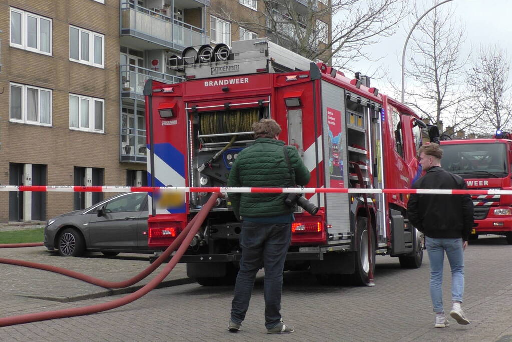 Gevel flatwoning ontzet door explosie