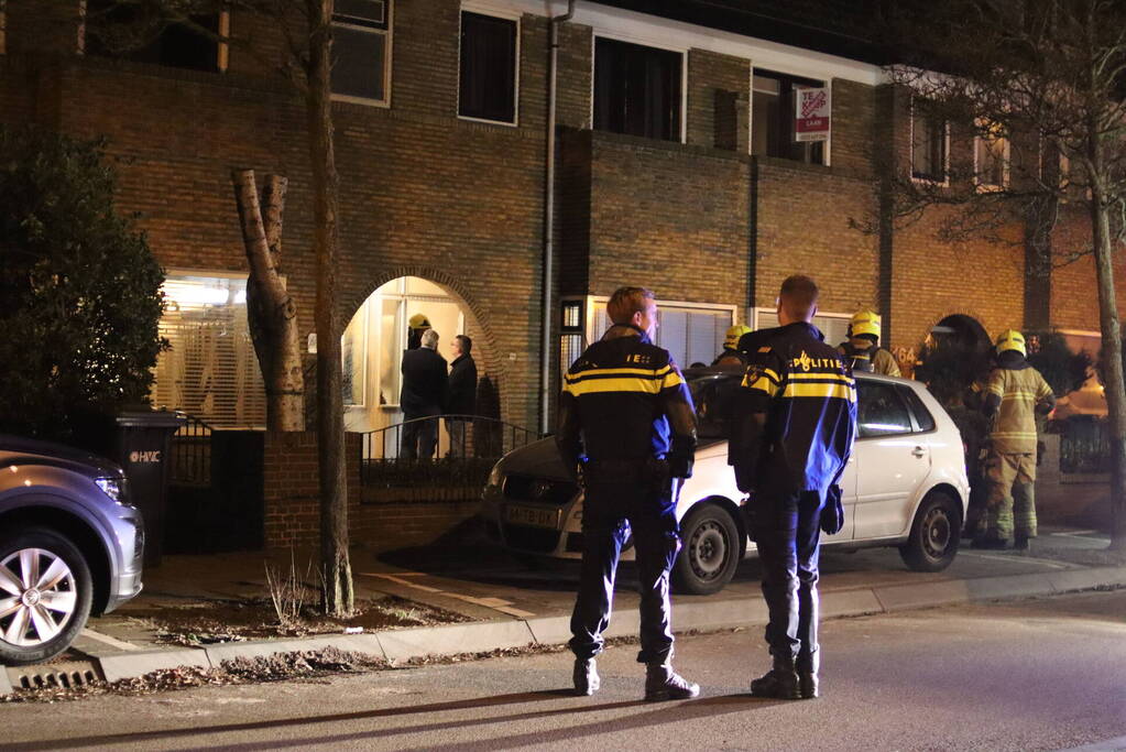 Woningbrand snel onder controle, mogelijk veroorzaakt door lichtkogel