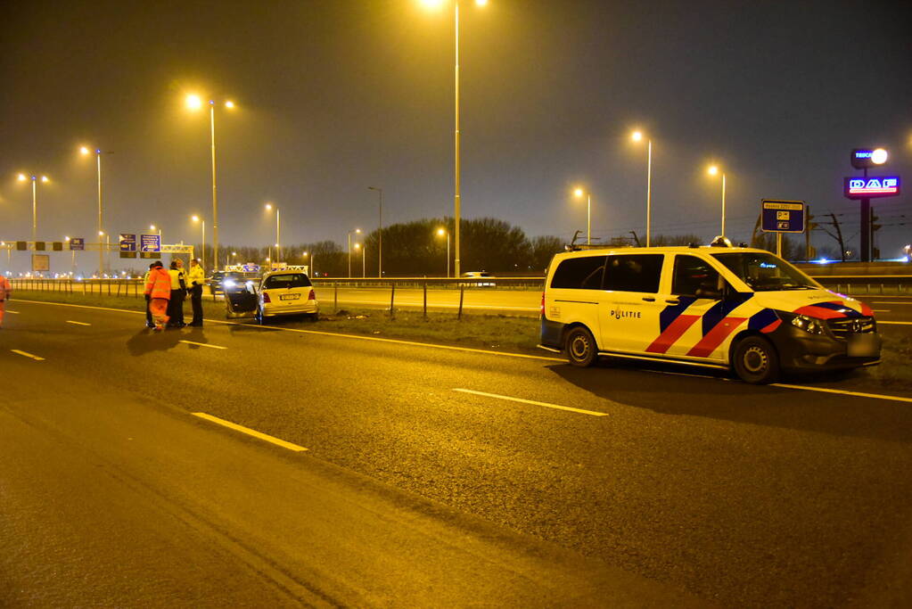 Politieagent schiet op voertuig op snelweg
