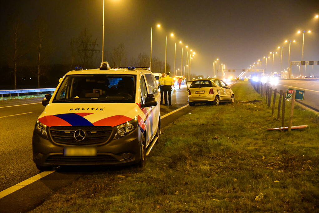 Politieagent schiet op voertuig op snelweg