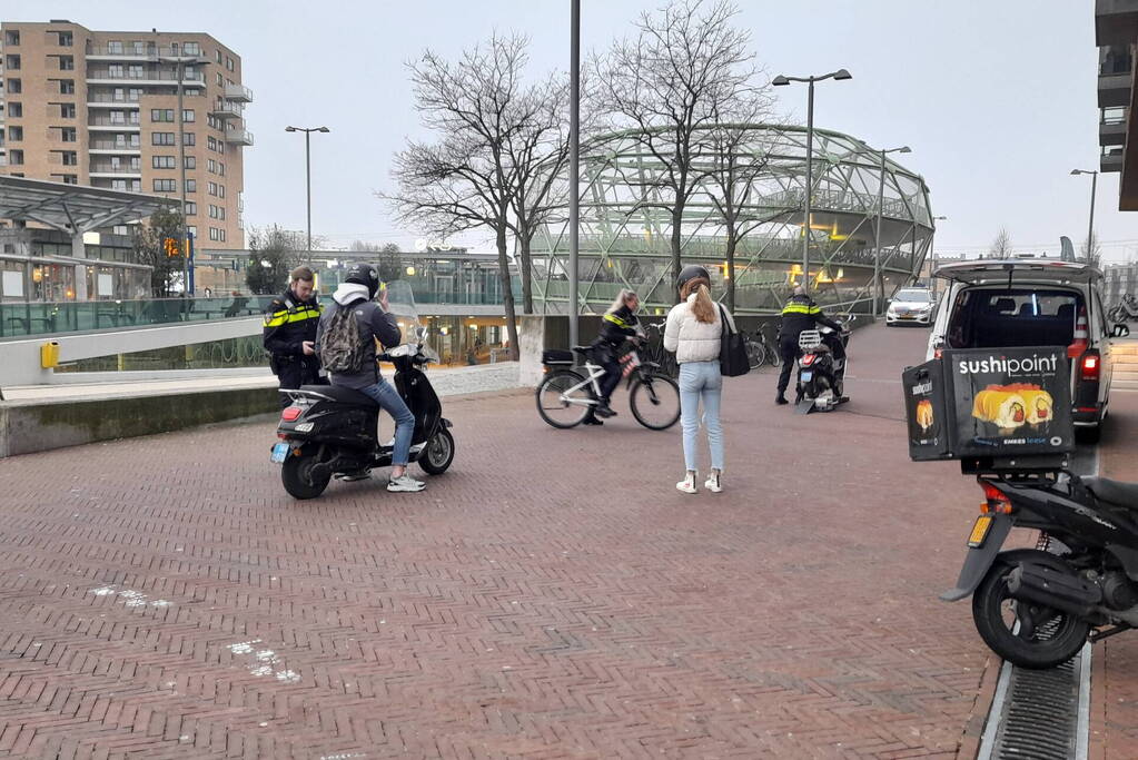 Rollerbank controle bij station