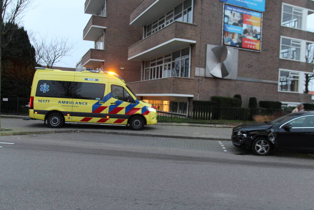 Twee auto's beschadigd bij ongeval, bestuurder onder invloed