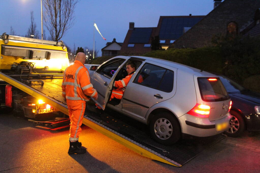 Twee auto's beschadigd bij ongeval, bestuurder onder invloed