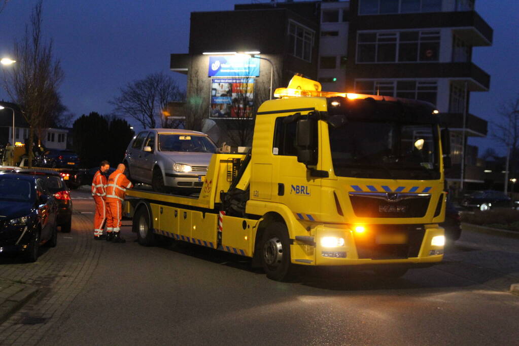Twee auto's beschadigd bij ongeval, bestuurder onder invloed
