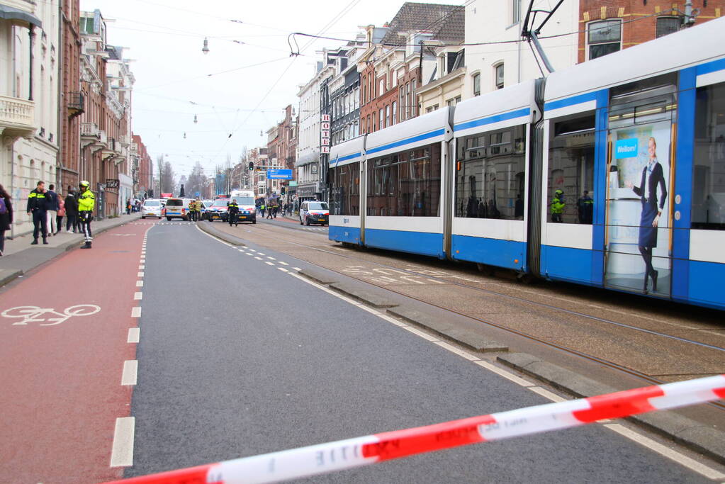 Fietser belandt onder tram