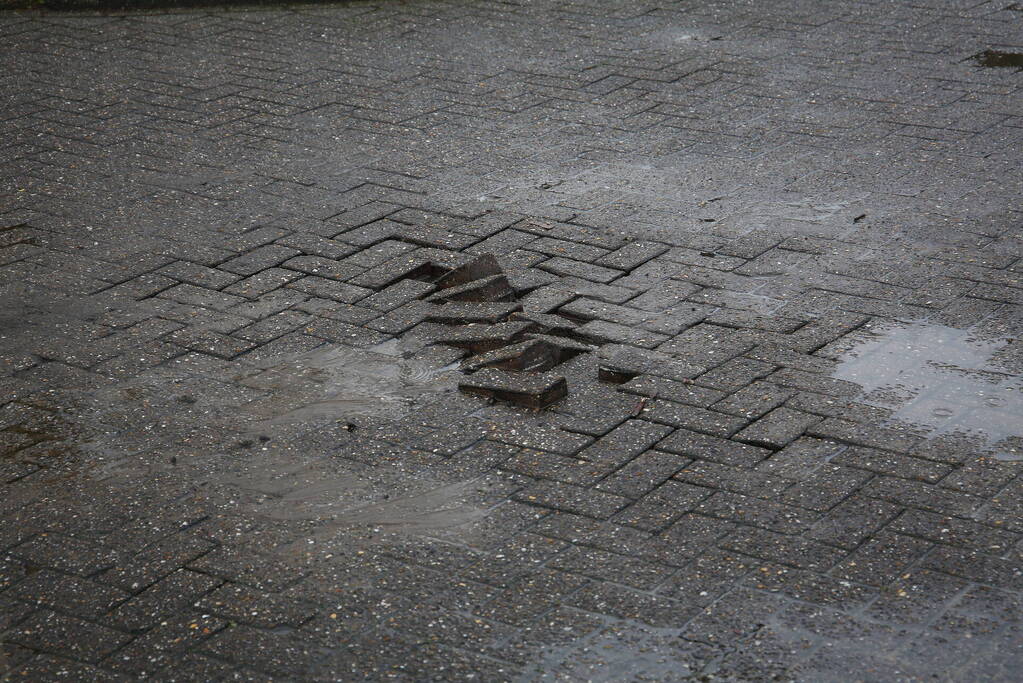 Hoofdleiding gesprongen in Jumbo supermarkt