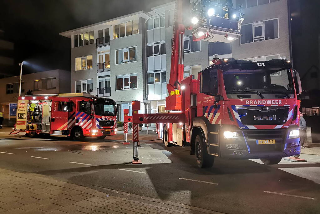 Veel rook bij brand in appartementencomplex