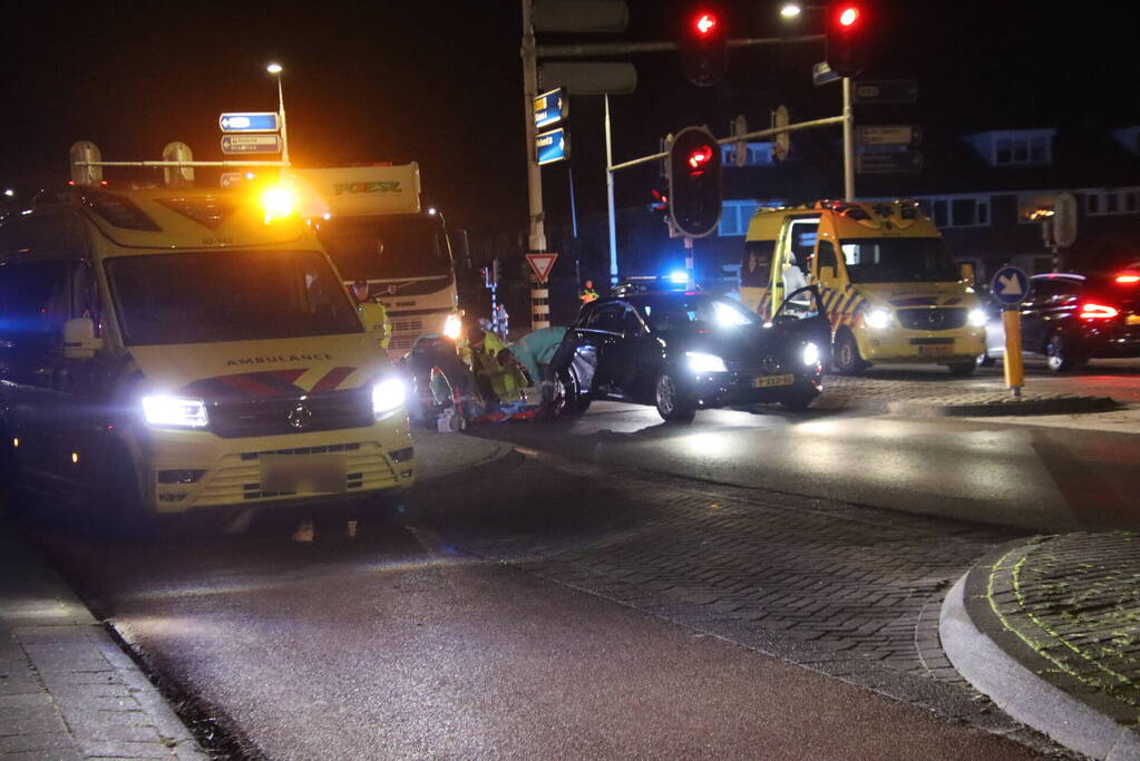 Fietser aangereden bij verkeerslichten