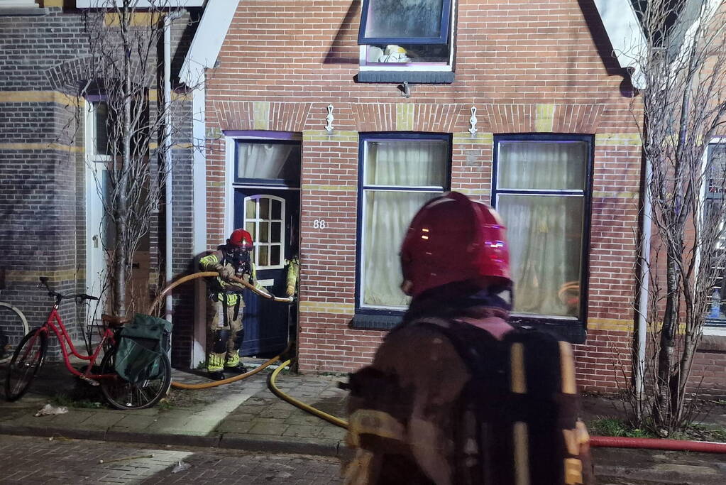 Veel rook na uitslaande brand