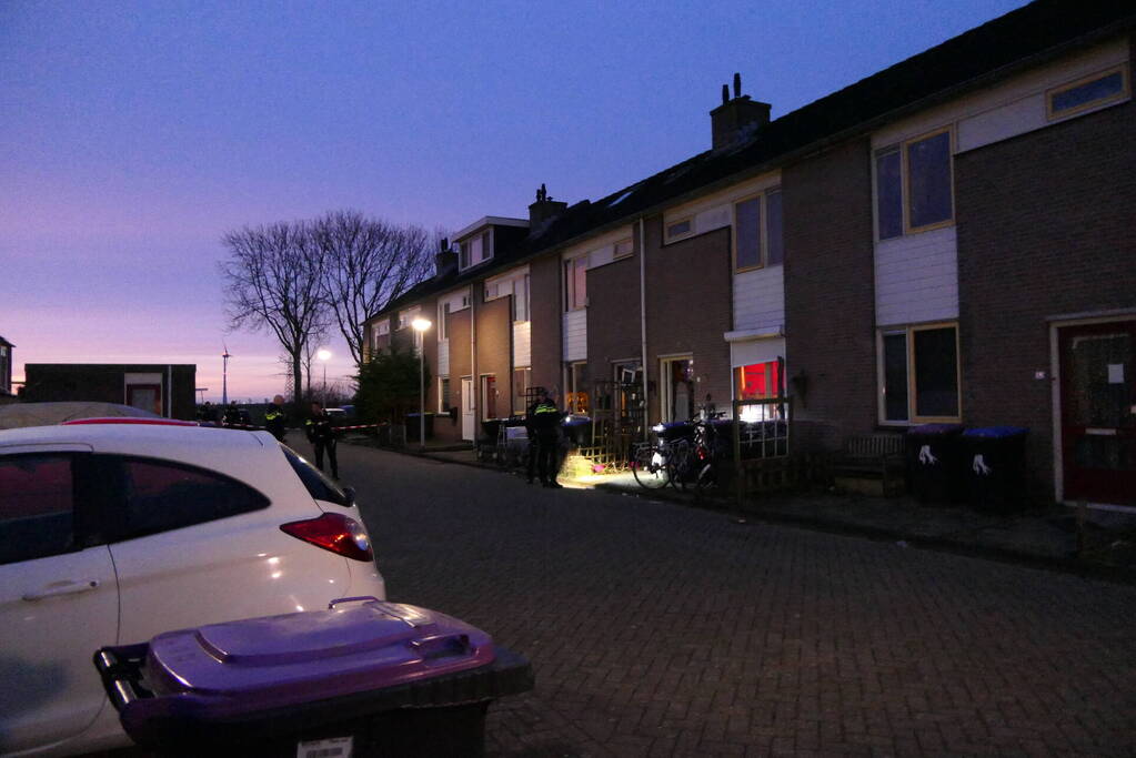 Explosie beschadigt gevel van woning