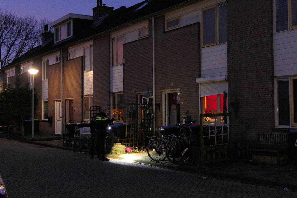 Explosie beschadigt gevel van woning