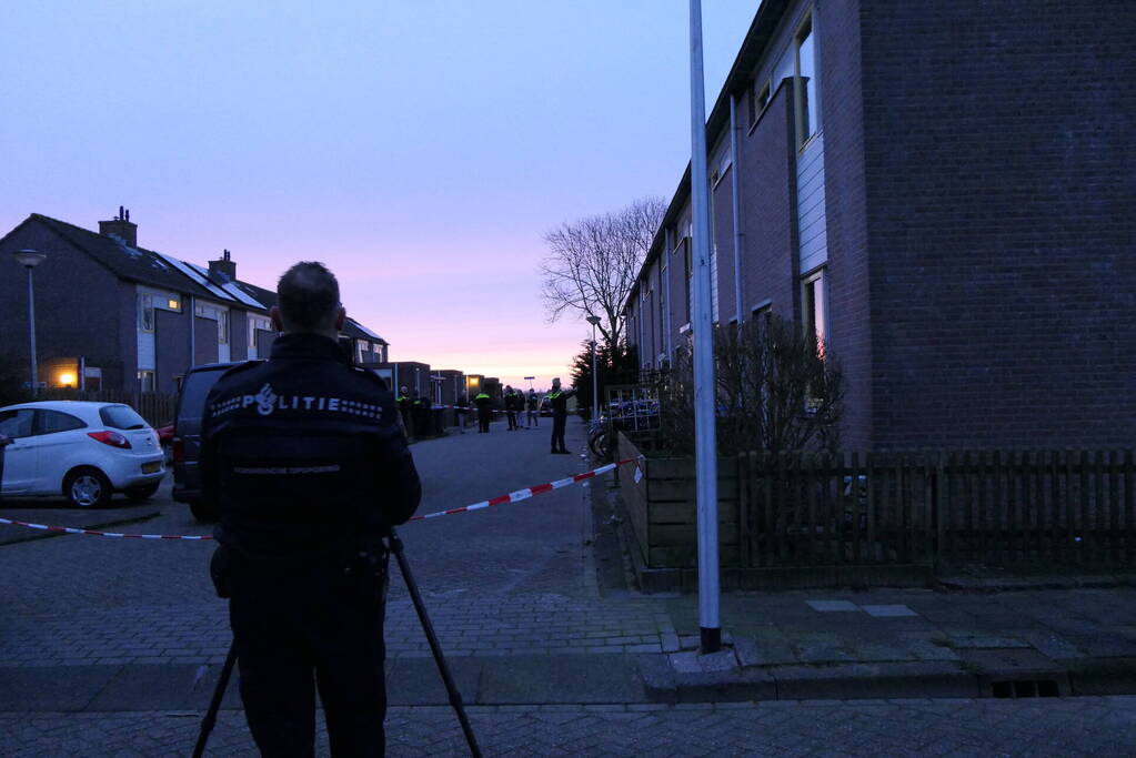 Explosie beschadigt gevel van woning