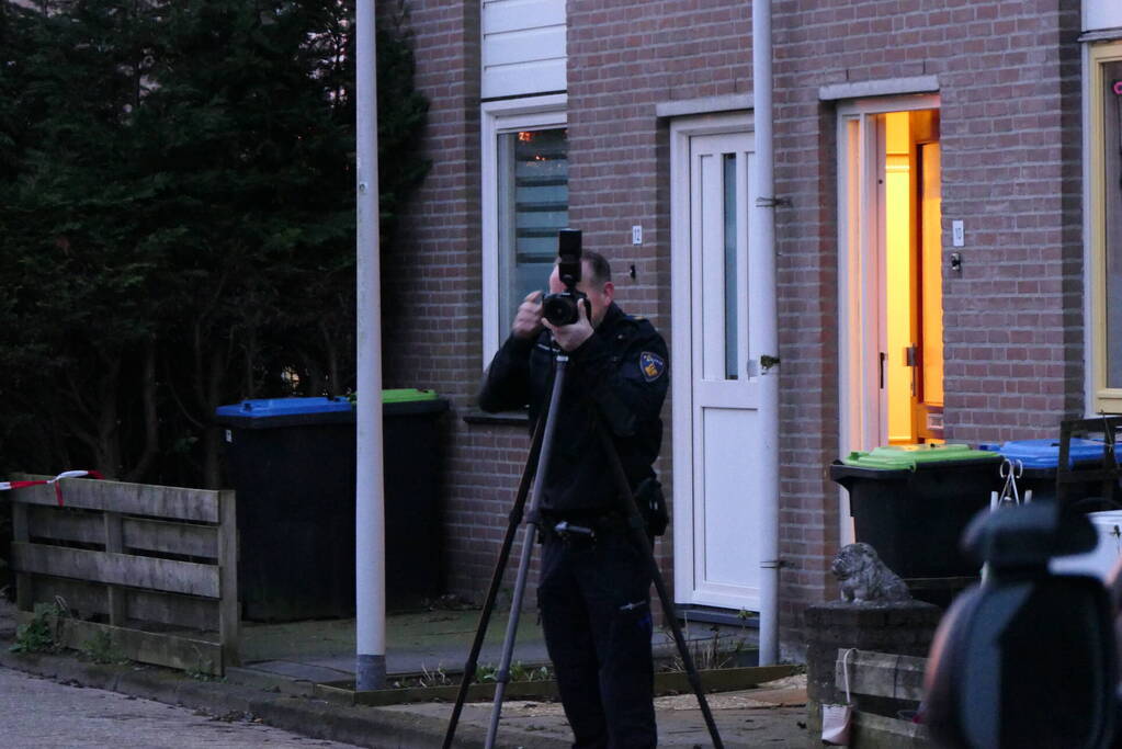 Explosie beschadigt gevel van woning