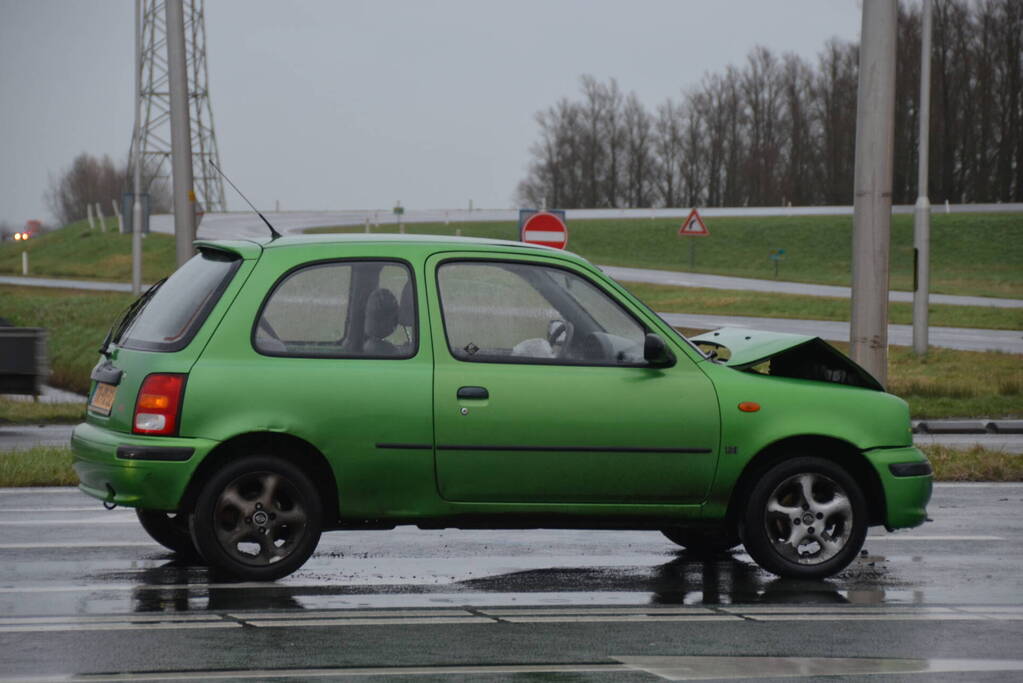 Schade bij kop-staartbotsing voor verkeerslichten