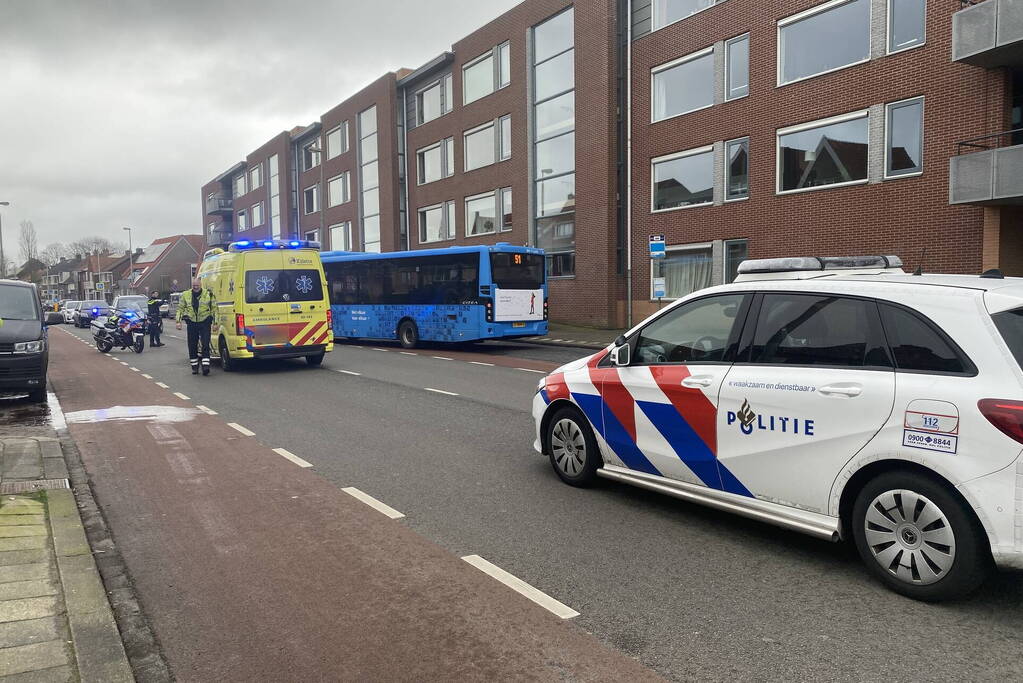 Fietser aangereden door auto