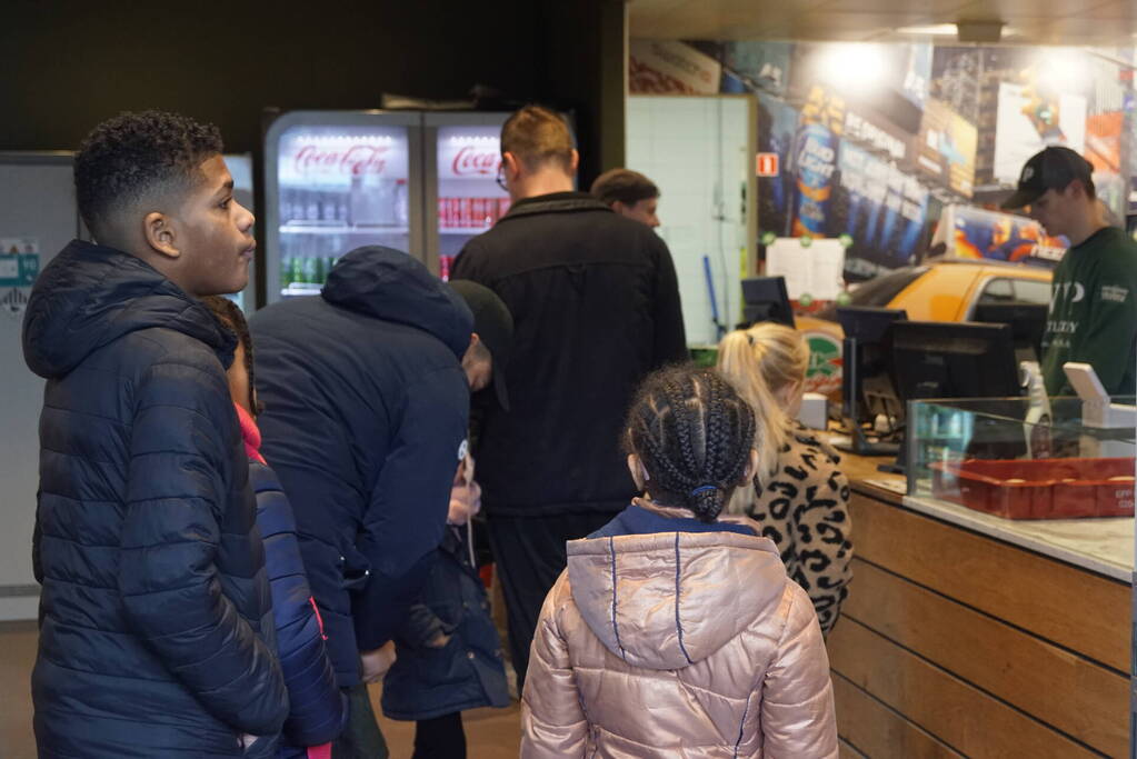 Pizzaria geeft gratis pizza's als wervingscampagne