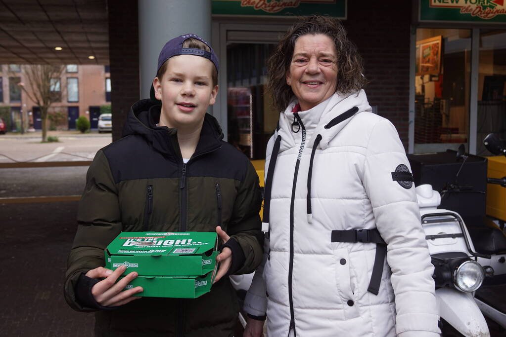 Pizzaria geeft gratis pizza's als wervingscampagne