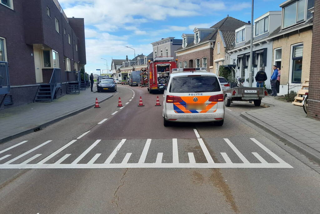 Personenauto frontaal tegen bestelbus