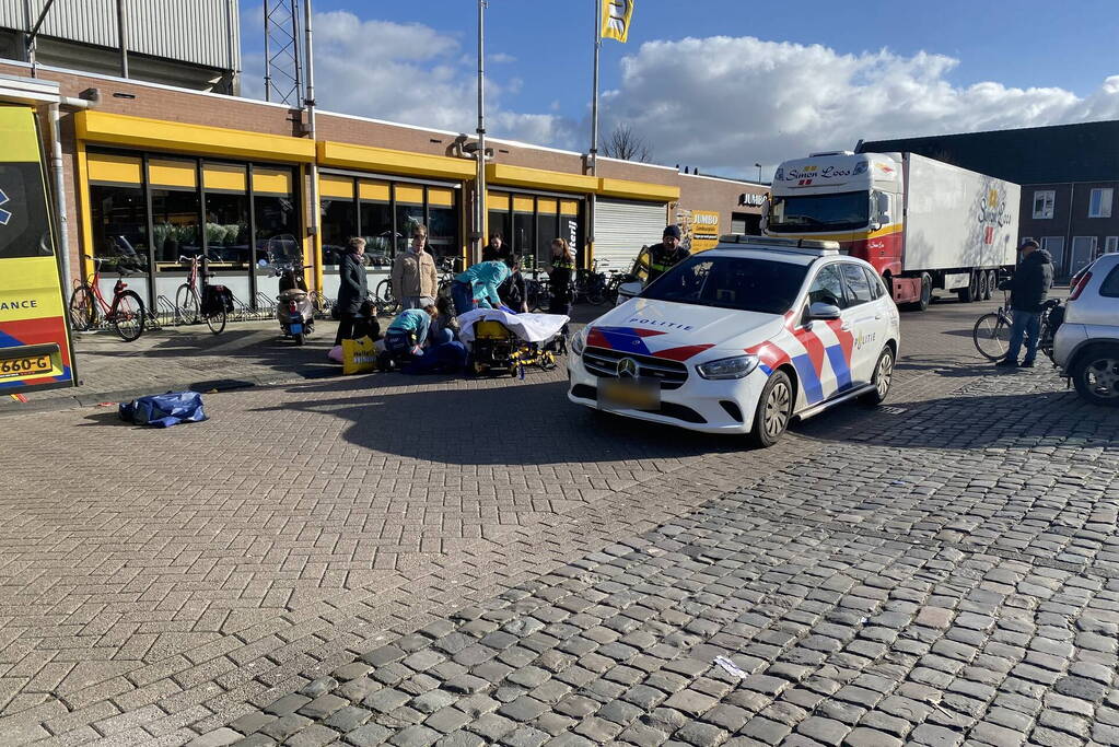 Ongeval tussen personenauto en scooter