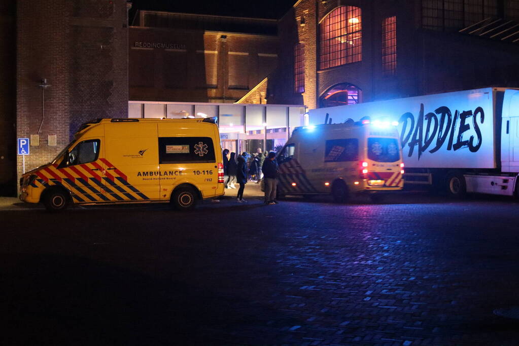 Persoon overleden na val van trap in theater