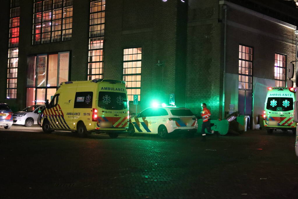 Persoon overleden na val van trap in theater