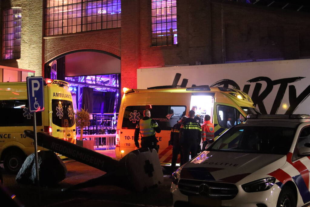 Persoon overleden na val van trap in theater