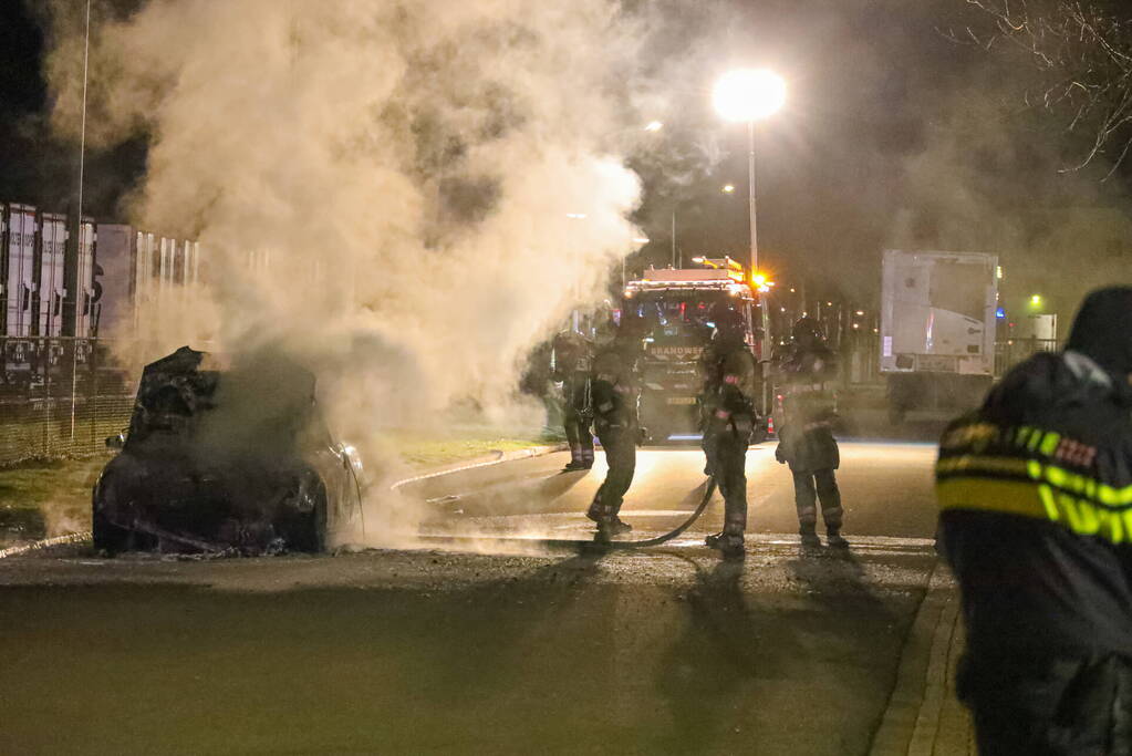 Auto verwoest door brand