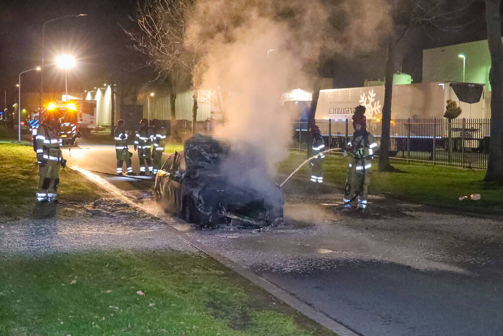 Auto verwoest door brand