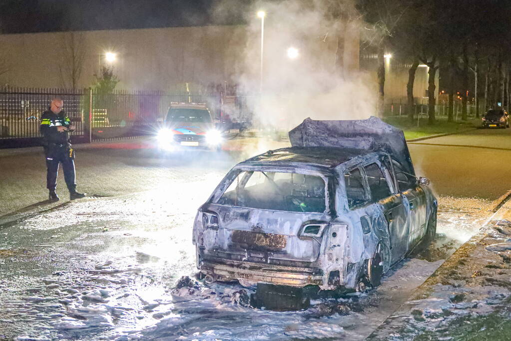 Auto verwoest door brand