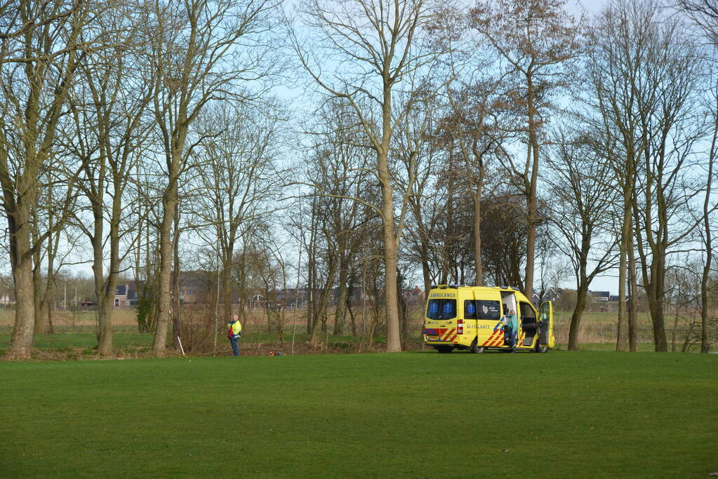 Persoon gewond bij snoeiwerkzaamheden