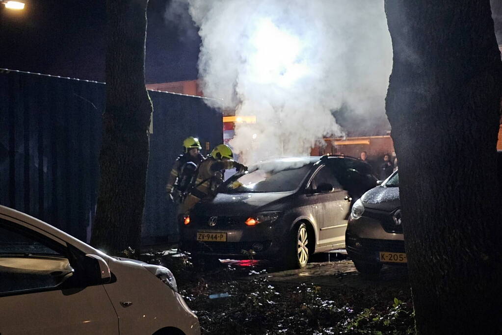Auto verwoest door brand