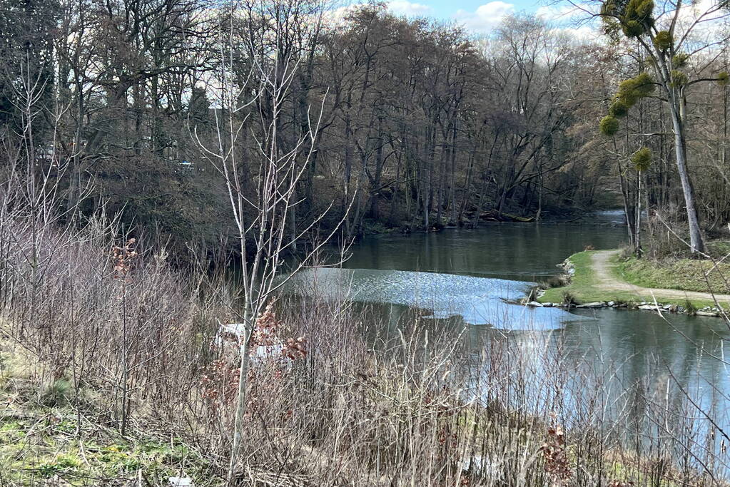 Gebied groot afgezet naar persoon te water