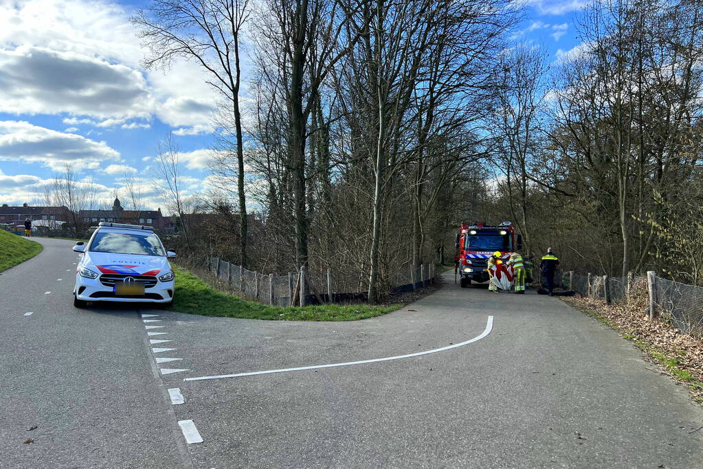 Gebied groot afgezet naar persoon te water